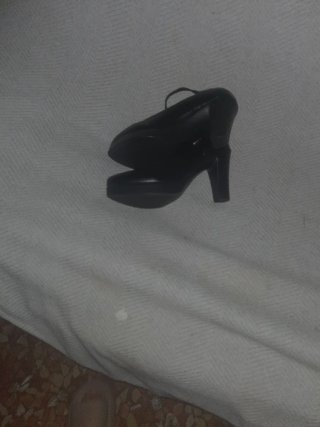 Tacones negros