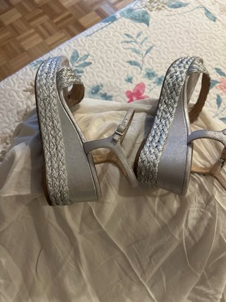Sandalias Unisa Plata Talla 40