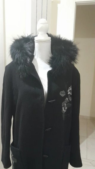 Cappotto lana vergine con cappuccio