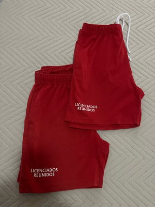 Uniforme Licenciados Reunidos, como nuevo. A 9€/ud