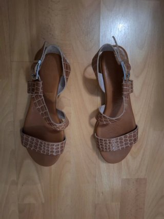 Sandalias piel marrón/beige T.39