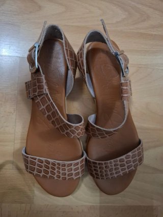 Sandalias piel marrón/beige T.39