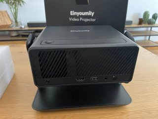 Proyector compatible 4K - 30.000 lumens - smart TV