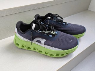 Zapatillas On grises y verdes