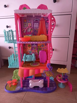 Lote de figuras Enchantimals con mascotas, casa...
