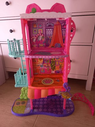 Lote de figuras Enchantimals con mascotas, casa...