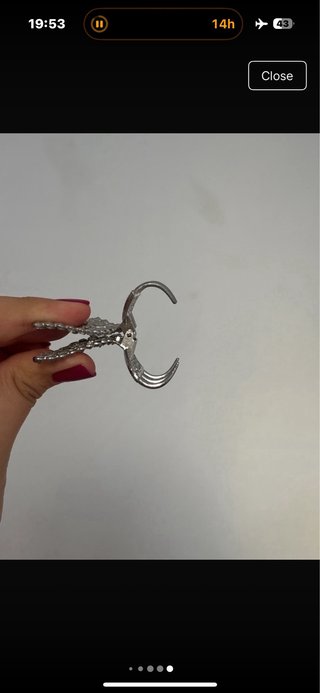 Pinza de pelo mariposa con pedrería