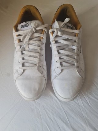 Zapatillas Puma Blancas y Amarillas
