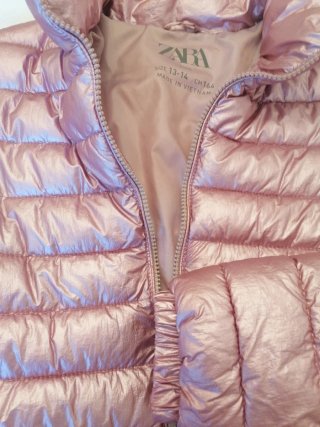 Chaqueta plumífera metalizada rosa