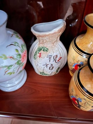 Jarrones de cerámica decorados