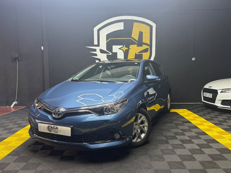 Toyota Auris hybrid 140H Active 2016, foto 2