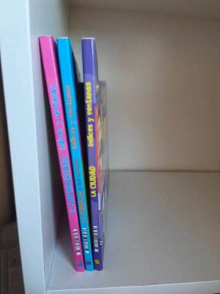Lote de 3 libros con ventans. Ed. Susaeta.
