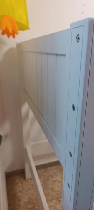 Cama infantil elevada blanca