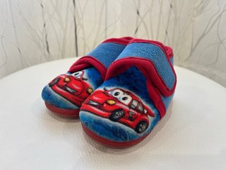 Lote Zapatillas Casa № 23