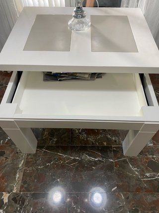 Mesa de centro de madera y cristal