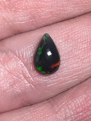 Opale etiope cabochon naturale