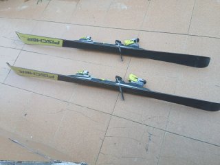 Esquís Fischer RC 160cm con fijaciones