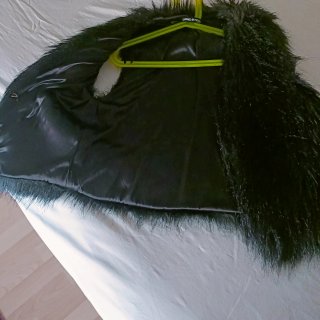 Chaleco de pelo negro