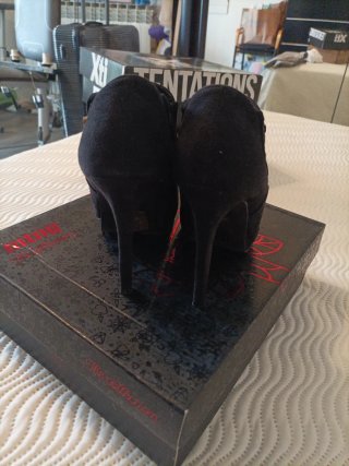 Botines negros de ante