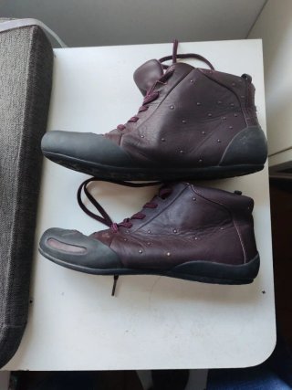 Botas niña Camper negro granate oscuro