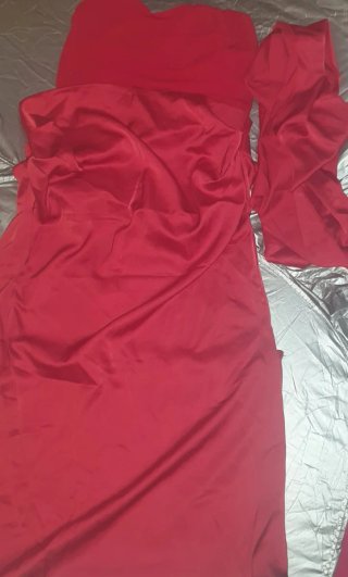 Vestido largo rojo otro chocolate uno 30e dos 50e