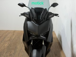YAMAHA XMAX 300