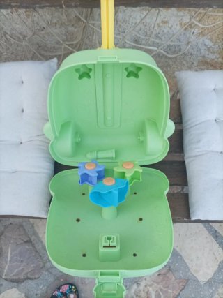 Mochila infantil rígida con ruedas