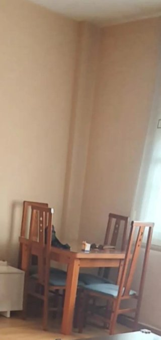 Mesa de comedor con 4 sillas