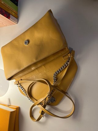 Bolso pequño amarillo Parfois