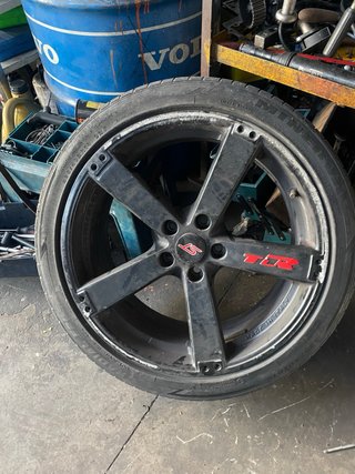 3 Ruedas TDR 225/40 R18