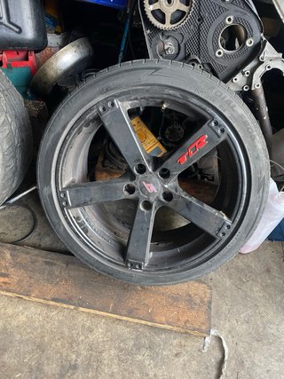 3 Ruedas TDR 225/40 R18