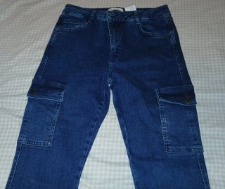 Jeans acampanados cargo mujer