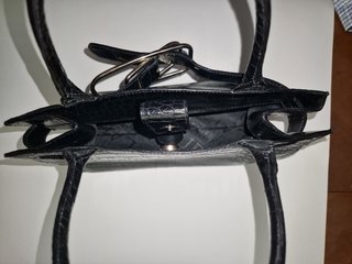BOLSO FURLA NEGRO. PIEL