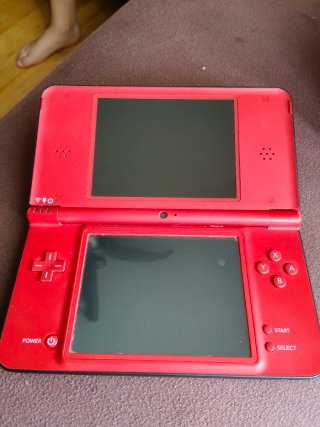 Nintendo DSi XL 25 Aniversario Roja