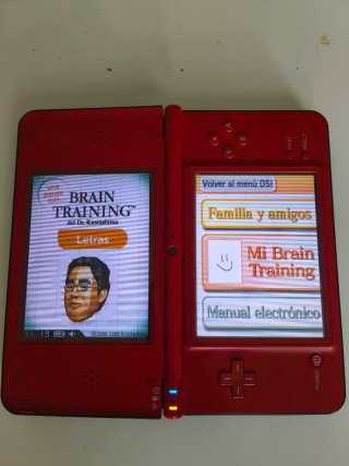 Nintendo DSi XL 25 Aniversario Roja