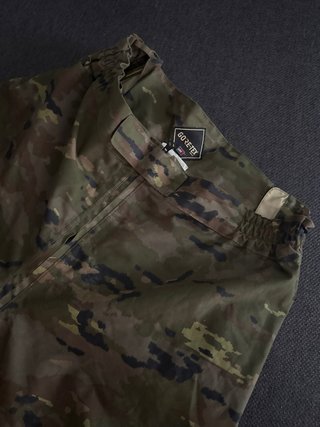 Pantalón Goretex Intemperie de montaña Camuflaje