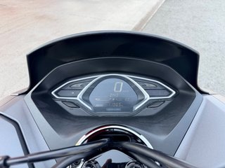 Honda PCX Gris Maxi Scooter