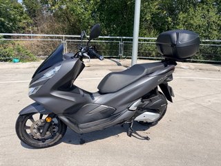 Honda PCX Gris Maxi Scooter