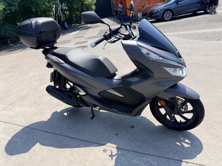 Honda PCX Gris Maxi Scooter