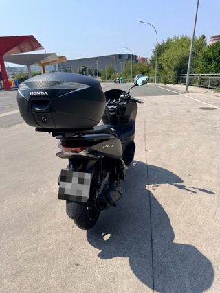 Honda PCX Gris Maxi Scooter