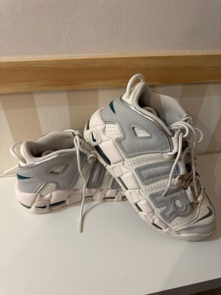 Zapatillas Nike Air Blancas y Grises