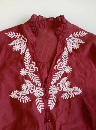Blusa bordada M