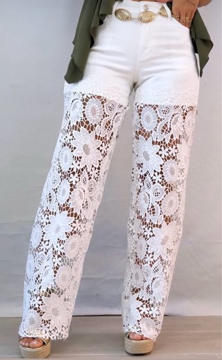 Pantalones blancos de encaje
