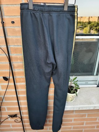 Pantalón Chándal Real Madrid Adidas original.