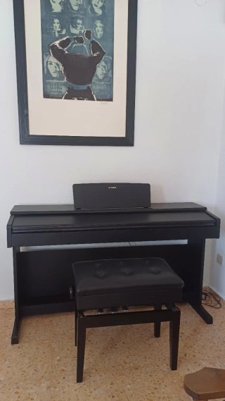 Piano Digital Yamaha Arius YDP-144