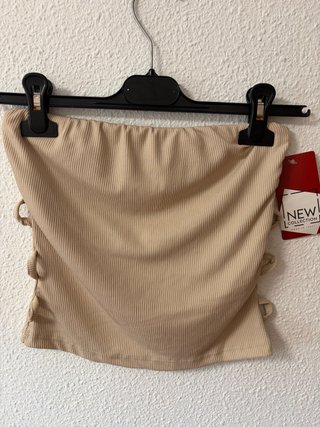 Top beige sin tirantes talla M