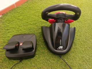 Volante con Pedales para PC y Consolas