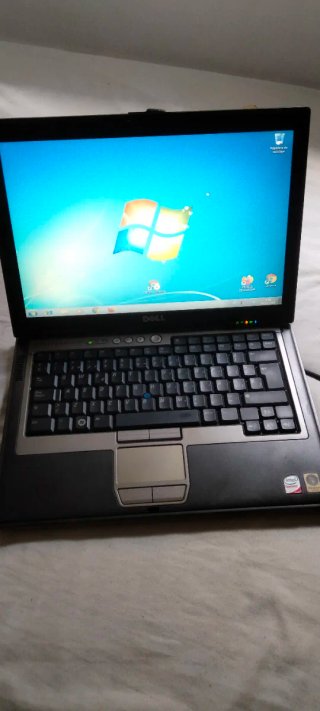 Portátil Dell Latitude 120GB 2GB RAM