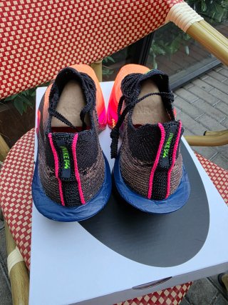 Nike Zapatillas Running Negras y Naranjas
