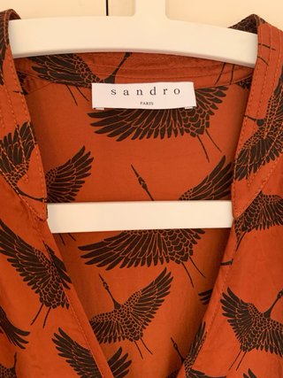 Vestido Sandro estampado pájaros naranja